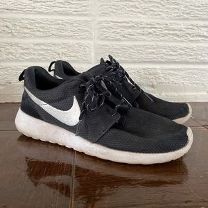 Nike gym shoes